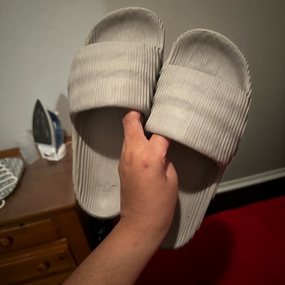 Adidas Slides Adilette 22 Slides Size Mens 8 or Women’s 9.5  Sold out on Website - Picture 3 of 6